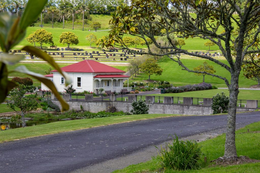 AMP-61-min - Tranquil Cemeteries North Shore | Auckland Memorial Park ...